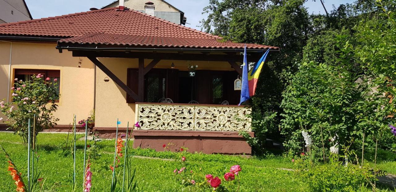 La Mihai Lupeni  Luaran gambar