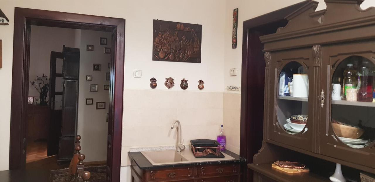 La Mihai Lupeni  Luaran gambar