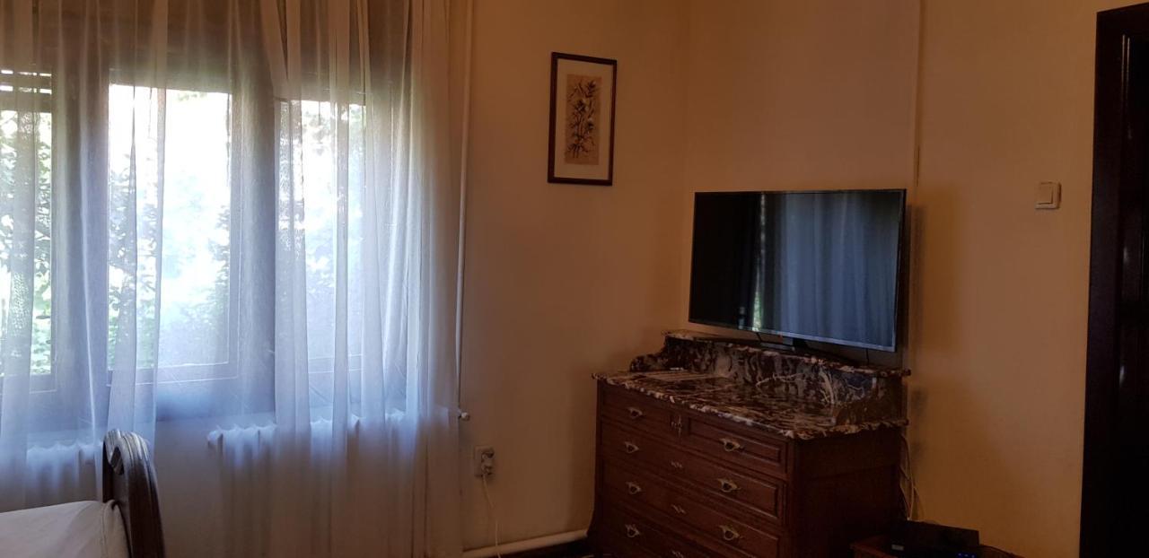 La Mihai Lupeni  Luaran gambar